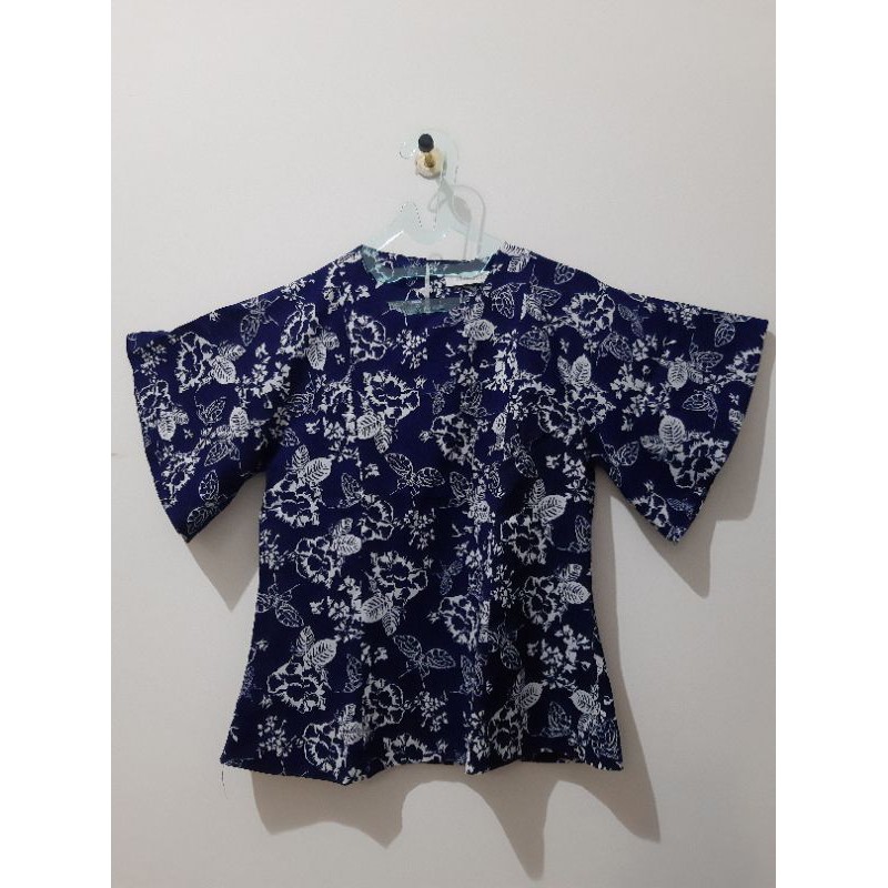 Preloved Baju Blouse Atmosphere