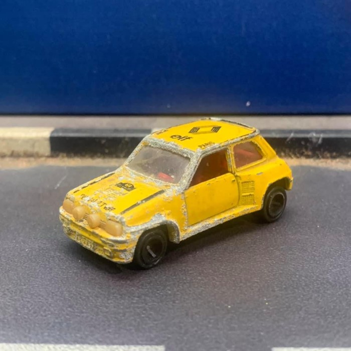 Tomica Foreign F25 Renault S Turbo JUNK - Skala 1/58