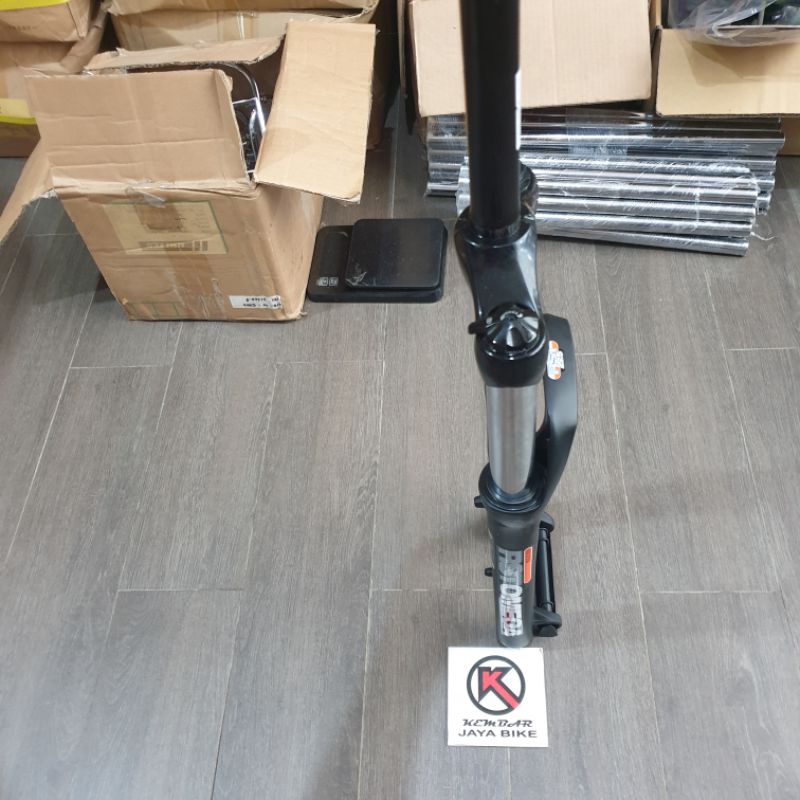 Fork RST OMEGA 27.5 T120 with Lock and Preload Spring Suspension