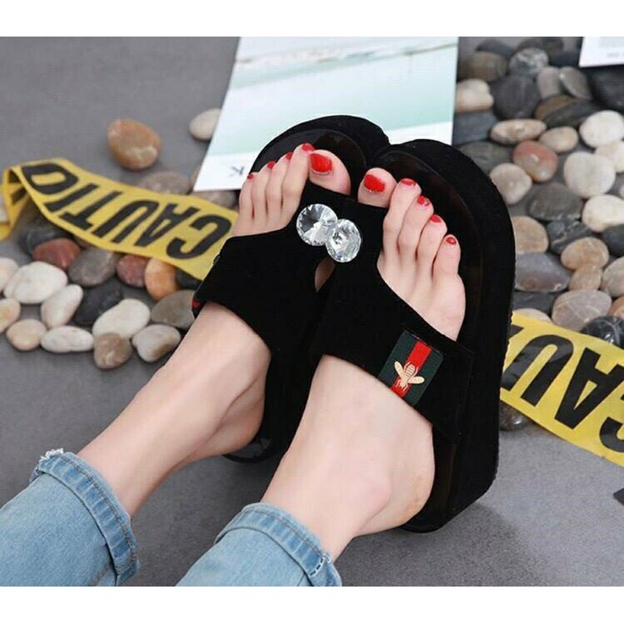 Sandal Wedges Wanita Terbaru Bali Jepun Warna Yn3Yv2 Thorny Wed 9031BU  Sandal Wedges Mr93 Hitam - H