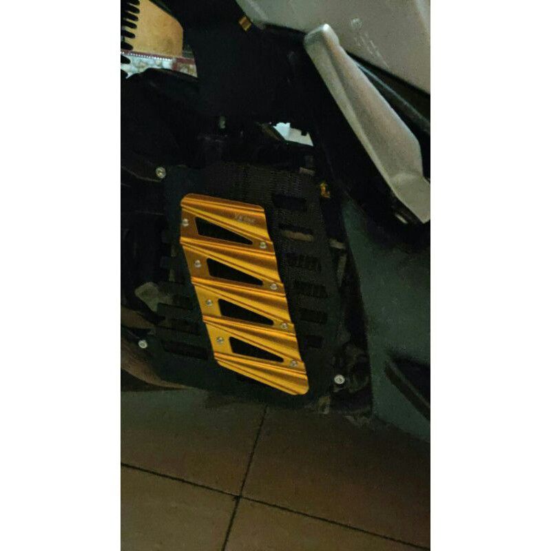 tutup radiator/cover radiator nmax aerox nmax new lexy