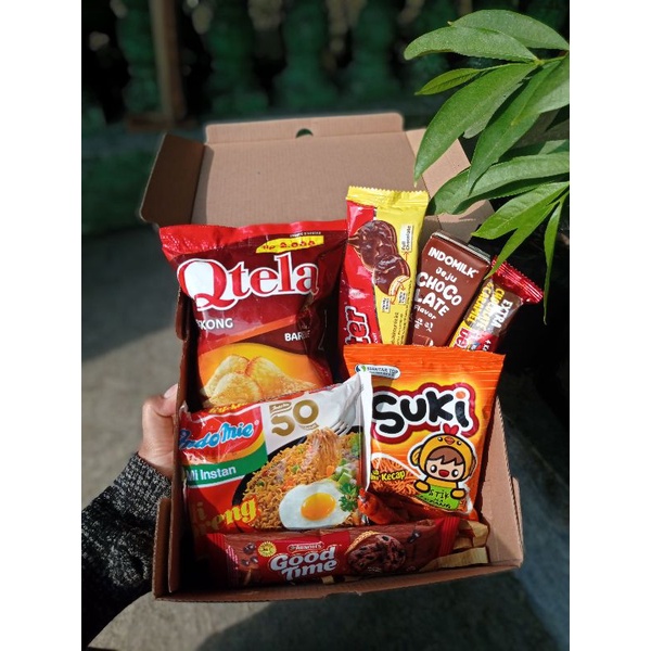 

gift box cowok /hampers ultah snack/kado wisuda cewek /cowok