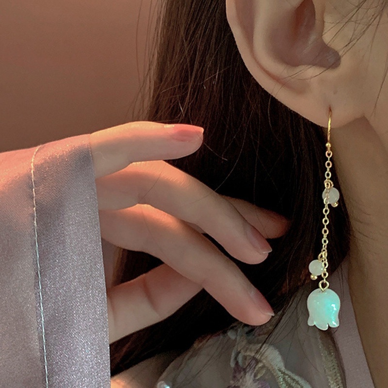 Anting Tusuk Gantung Temperament Desain Bunga Lily Hias Mutiara Gaya Simpleelegan Untuk Wanita