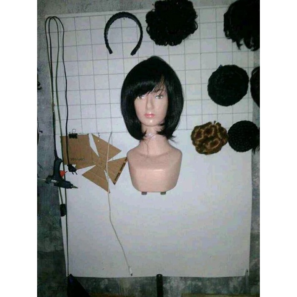 wig/rambut palsu pendek lurus berponi