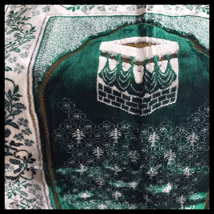 HOT DEAL SAJADAH TURKI HALUS MOTIF KABAH 