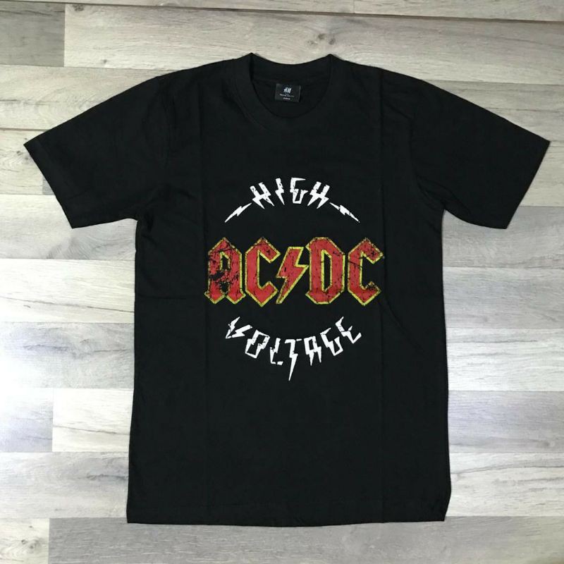 [ COD ] KAOS BAJU TSHIRT BAND MUSIK DISTRO ACDC HIGH VOLTAGE BACK IN