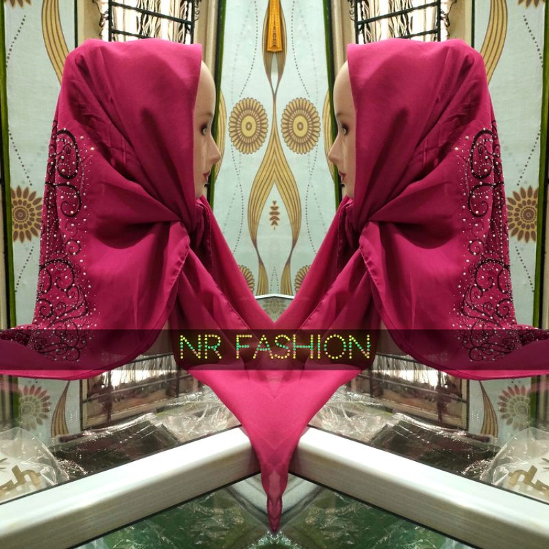 Bella Square Jilbab Segi Empat Mix Manik Silver