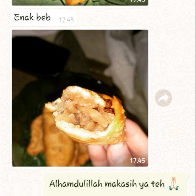 

Cireng isi suwir ayam,bakso,sosis,ati ampela