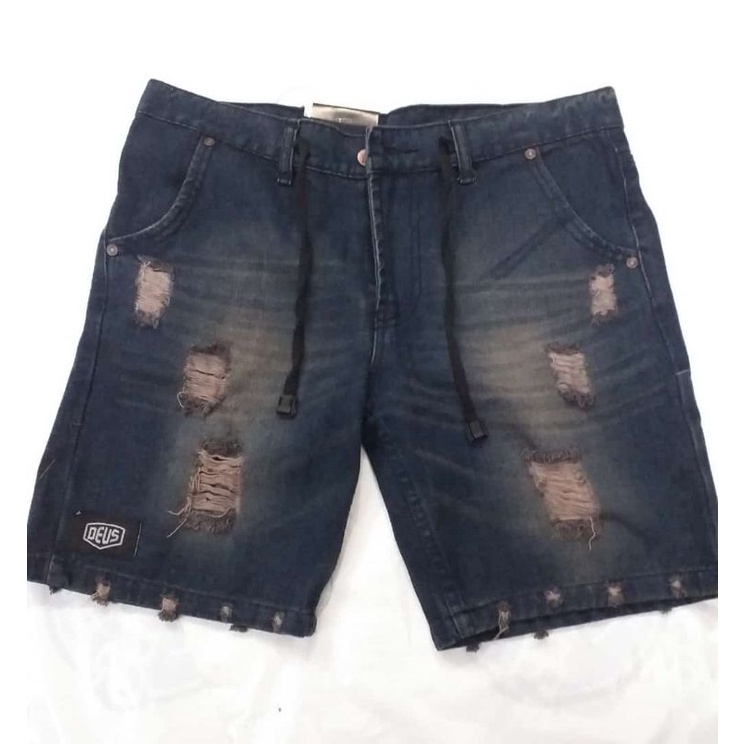 Celana Pendek Levis Sobek