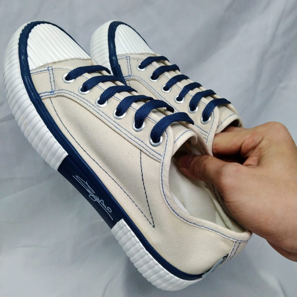 AND / sepatu sepatu wanita import fashion terlaris sepatu canvas wanita import / Sepatu Sneakers Tali Wanita Import Korea - Sepatu Import Sneakers Wanita / Sepatu Sneakers canvas Tali wanita Helio Korean Style Import New Outxide / SPT-09