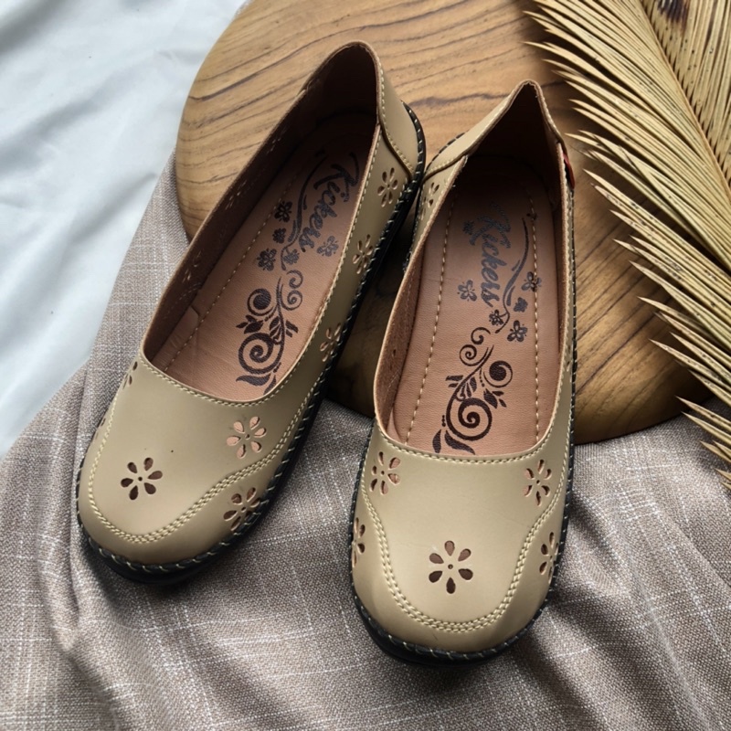 (HARGA PROMO = PACKING TANPA KARDUS) SEPATU LASER 7 CEWEK WANITA KULIT SLIP ON SINTETIS TERMURAH TERLARIS SEPATU WANITA FLAT SHOES MURAH TEPLEK LASER CASUAL MURAH SLIP ON CEWEK KULIT CASUAL MURAH KEKINIAN CEWEK FORMAL DINAS KERJA KULIAH SEKOLAH TERMURAH