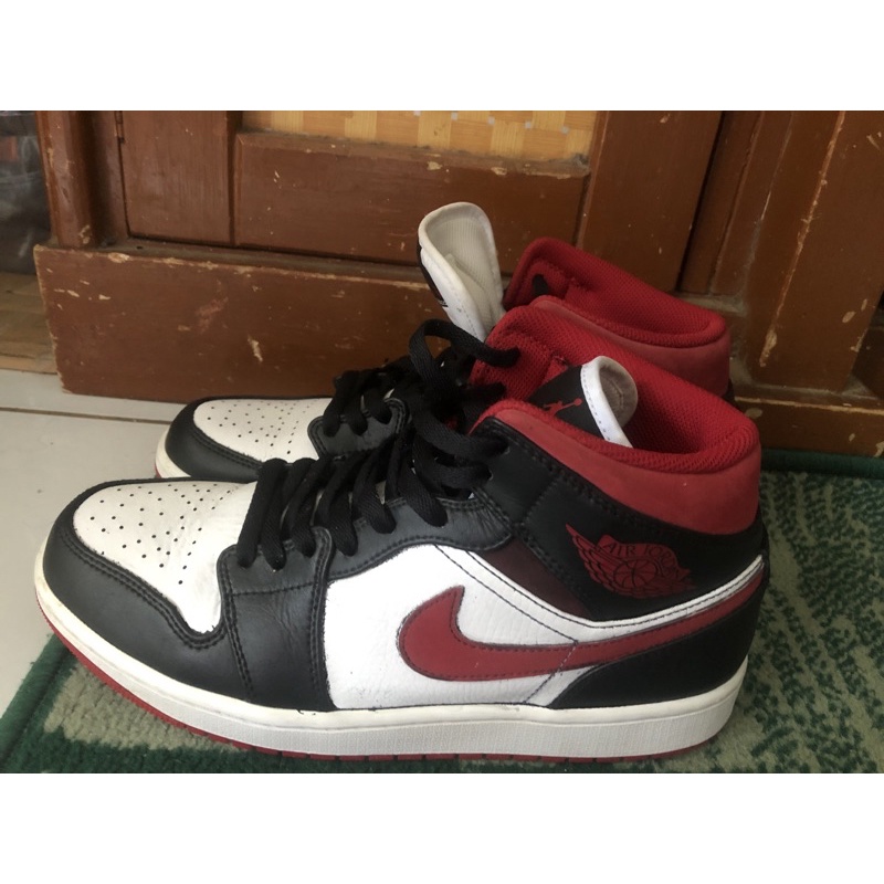 sepatu  nike air jordan mid PL