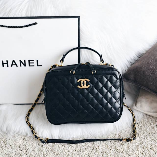 TAS CHANEL VANITY CASE WINTER