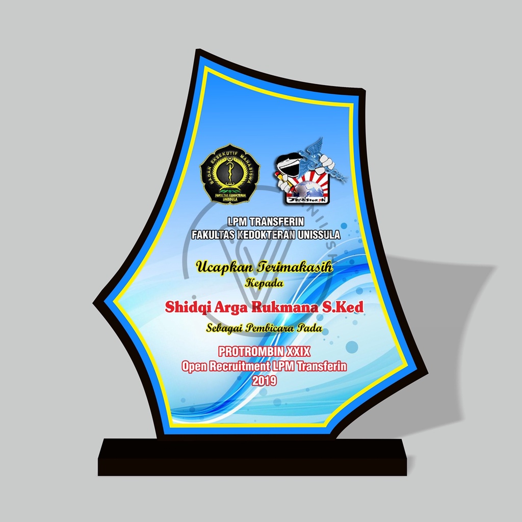 

Plakat Kayu Layar Segi Lima
