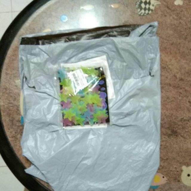 100pcs Stiker Dinding Glow In The Dark Bentuk Bintang