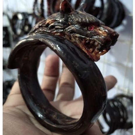 gelang akar bahar merah ukir srigala