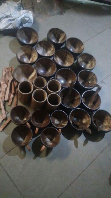 Mangkok Soto Batok Kelapa Kaki Bambu Hitam Diameter 11-12 Cm