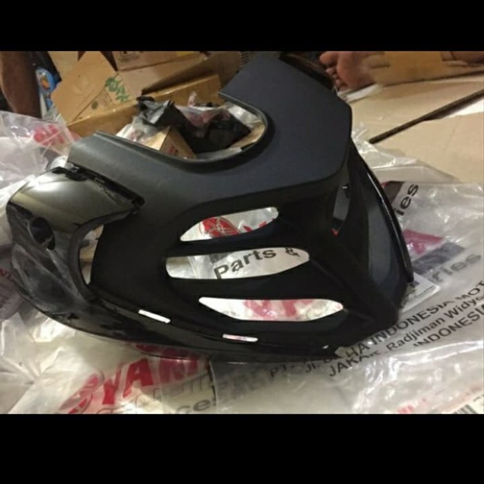 UNDERCOWL COVER TUTUP MESIN VIXION R HITAM ORI YGP