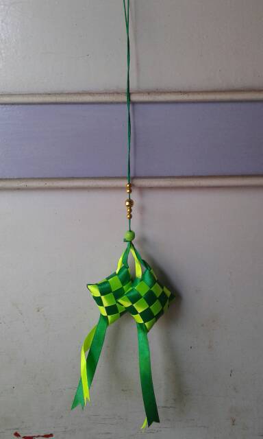 gantungan ketupat hiasan kaca spion dalam mobil