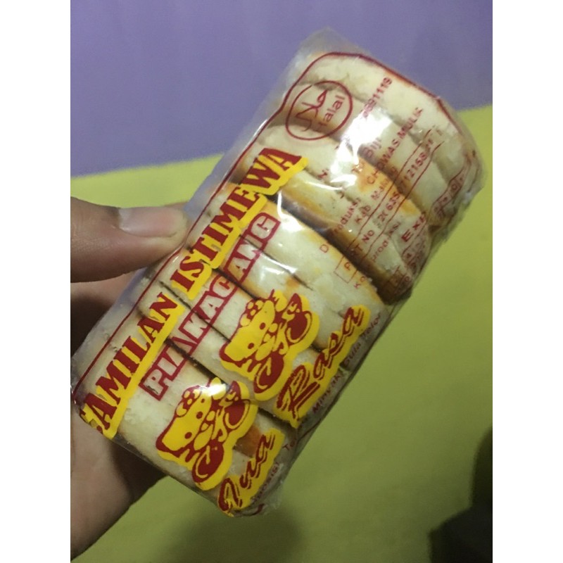 

camilan istimewa pia kacang isi 10 ina rasa