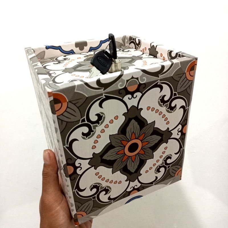 celengan batik trusmi agrapana