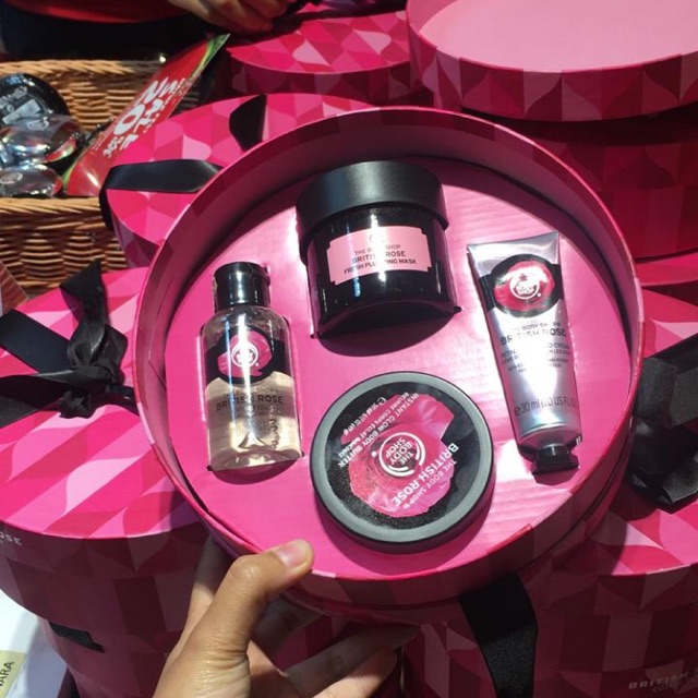 paket murah seserahan  the body shop