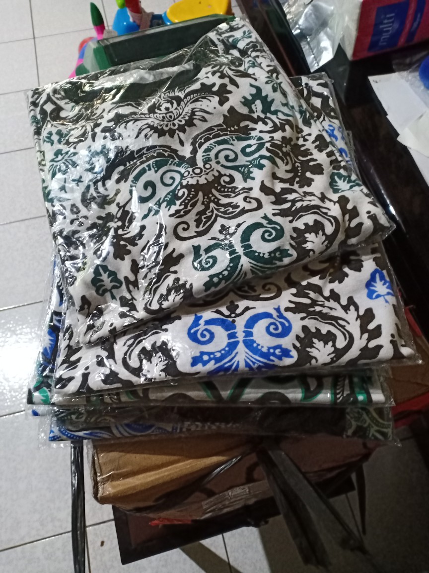 Kaos Batik Pekalongan Kaos Jogja Kaos Murah Baju Batik Pria Wanita Baju Batik Pria Motif Cuwiri