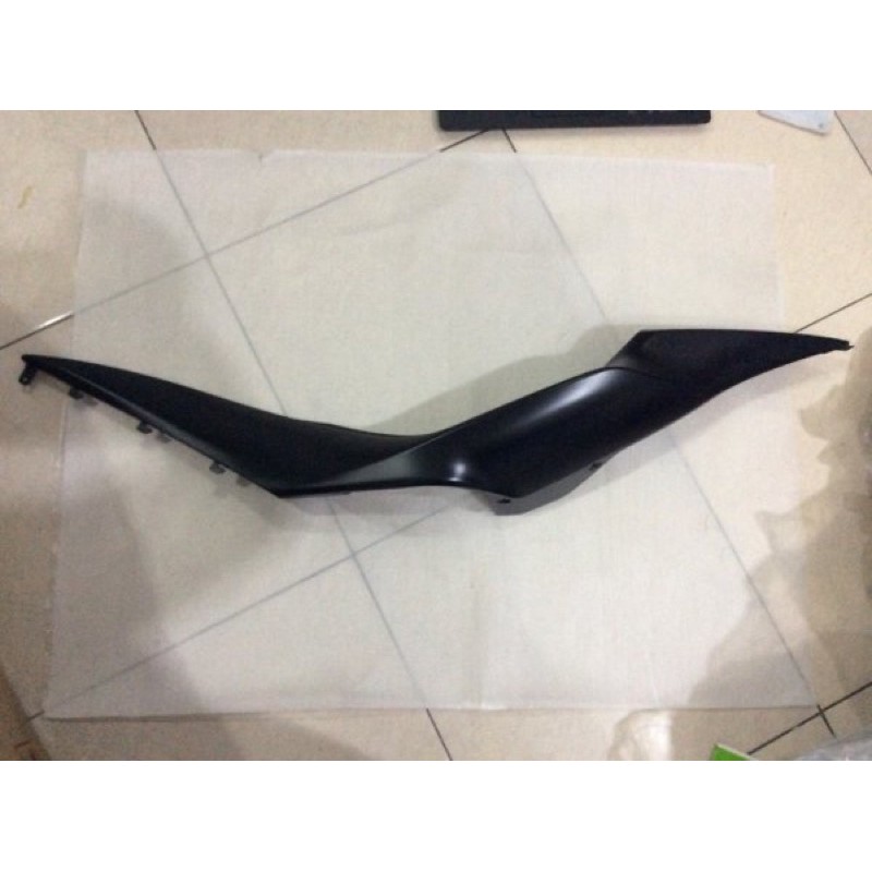 Body Belakang LH Kiri Suzuki GSX R 150 Hitam Doff
