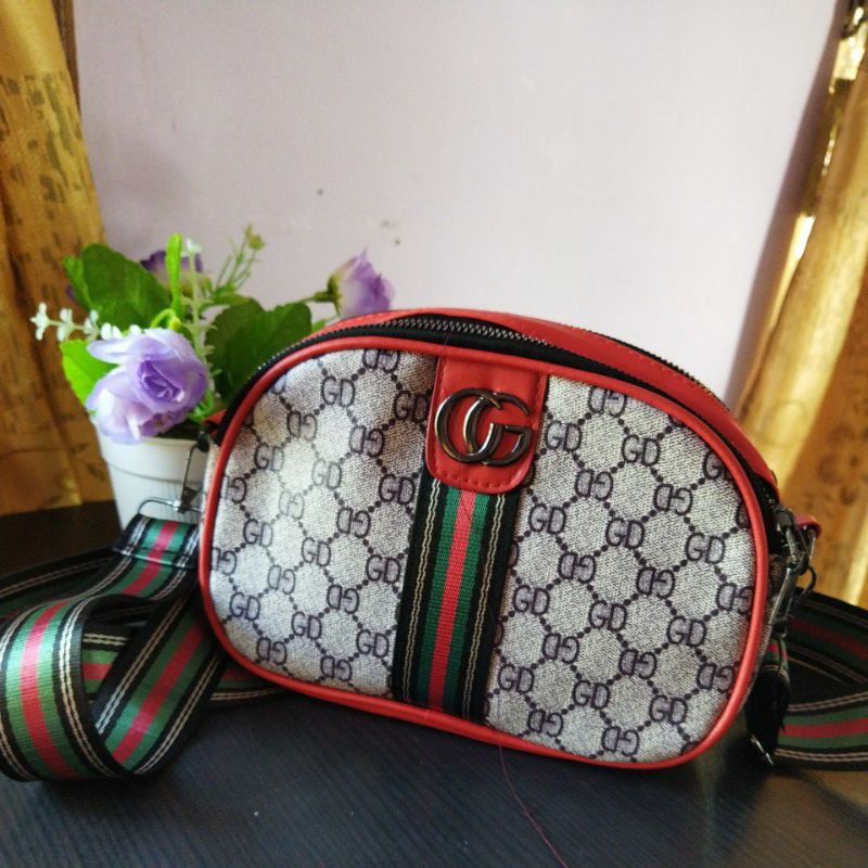tas selempang chanel
