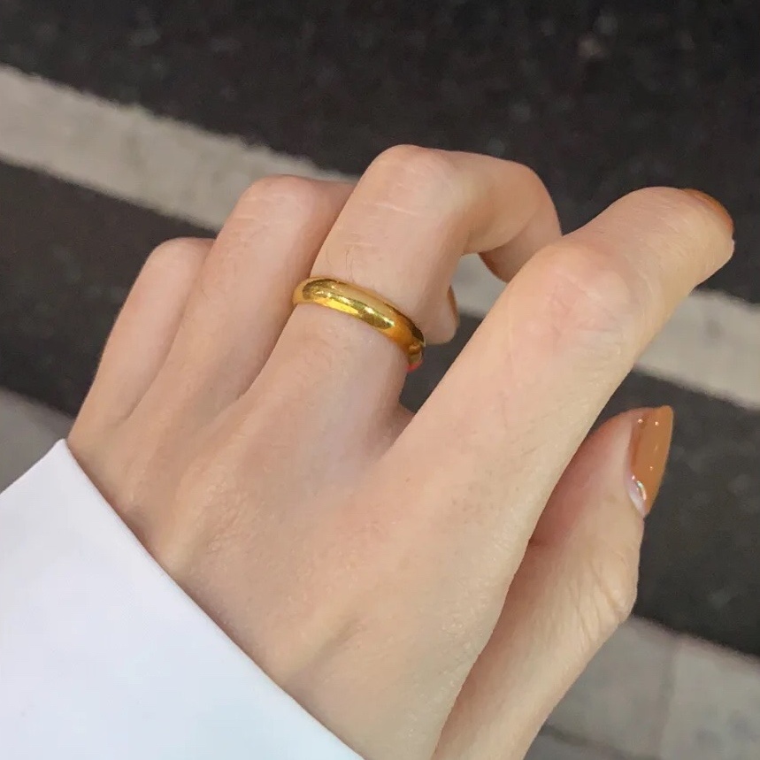 Cincin Emas Bentuk Bulat Bahan Logam Untuk Hadiah Teman Perempuan