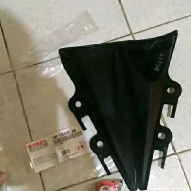 Cover dudukan visor R15 lama V2 original ygp