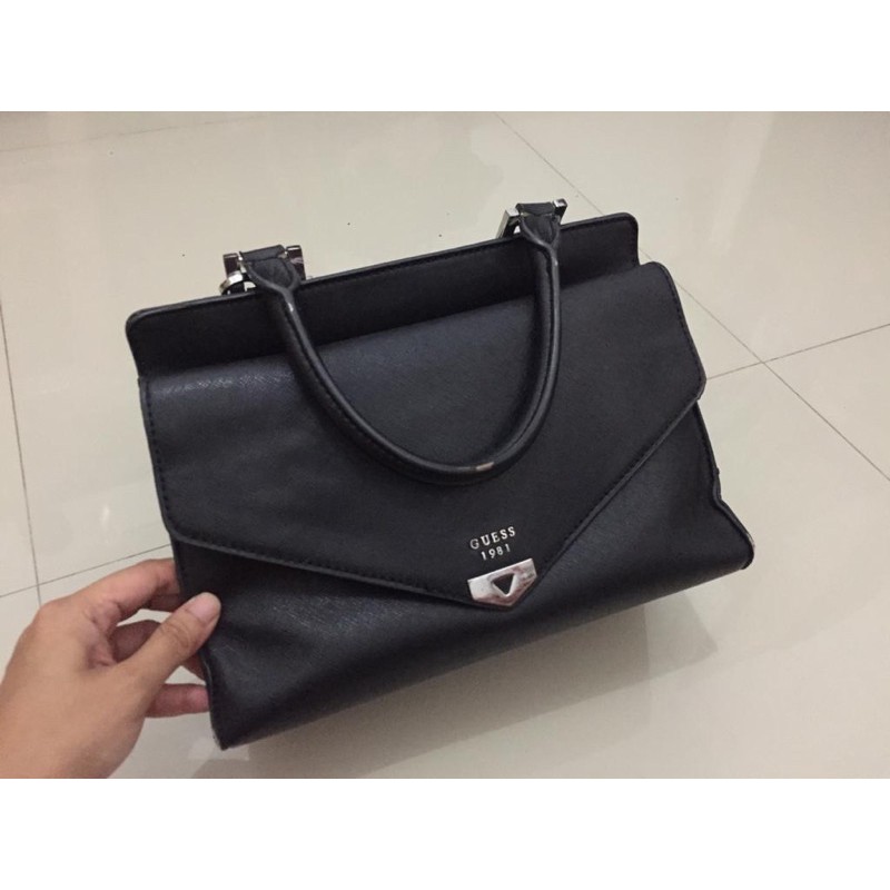 Preloved Tas Branded Guess Original