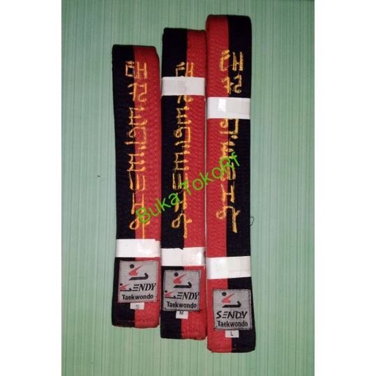 Sabuk Taekwondo poom / hitam merah