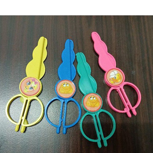 

MAINAN Gunting Warna Warni Gunting Mainan