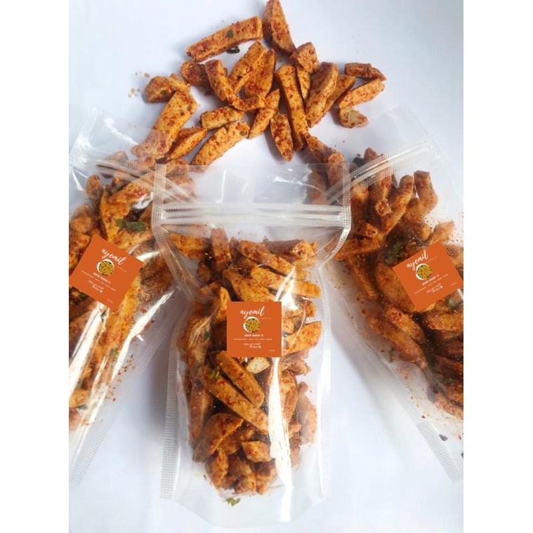 

MAKANAN RINGAN BASRENG RENYAH PEDAS GURIH DAUN JERUK 120 GRAM