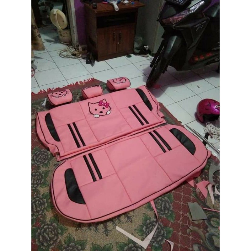 Sarung jok mobil berkarakter