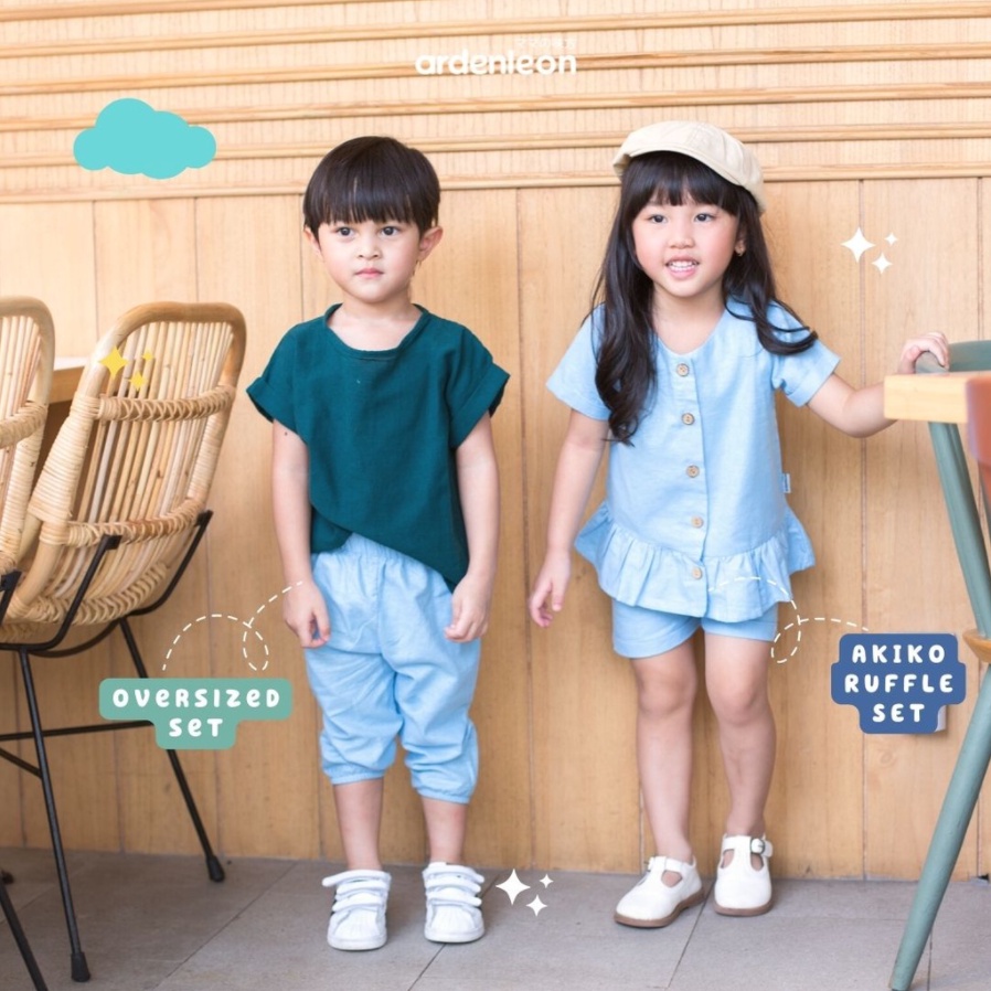 ARDENLEON Akiko Ruffle Button Setelan Anak (1-7 Yr) Setelan Ruffle Pendek Anak CBKS