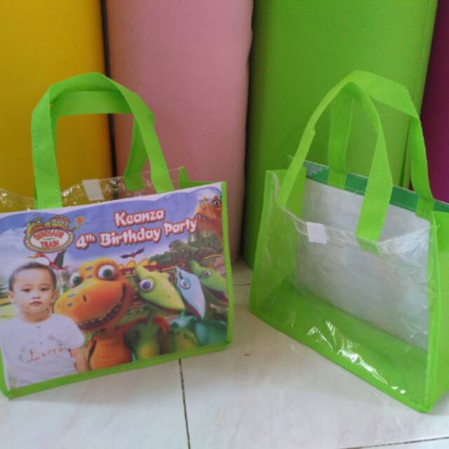 

GOODIE BAG MURAH ULTAH CUSTOM MIKA UK 27X14X20 (PXLXT)