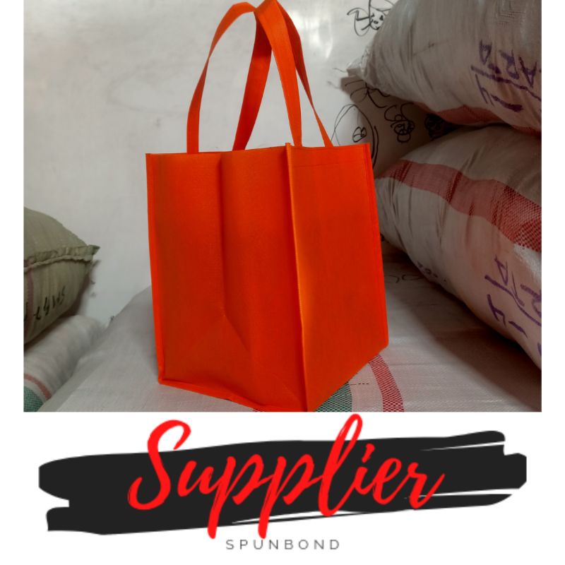 

tas kotak nasi 22x22 (isi12pcs)