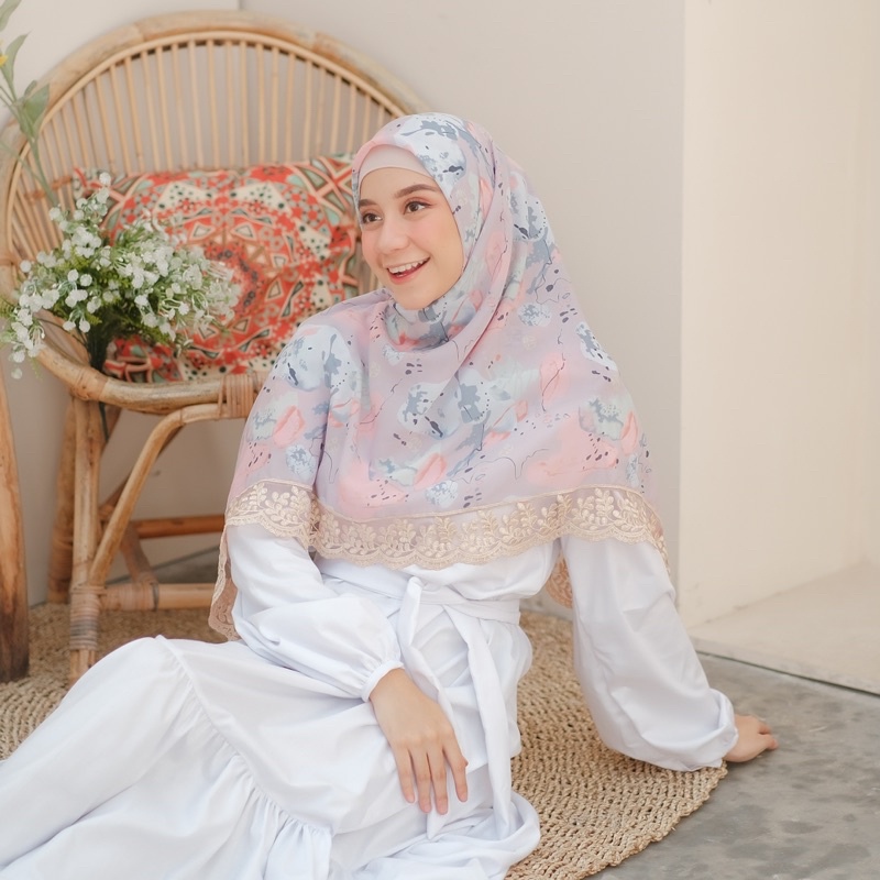 Koyu Hijab Segiempat Viney Jepang Elsa Scraft Lace