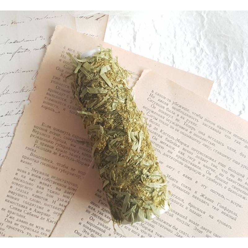 Sample Avril Yarn Russel Green 1 meter