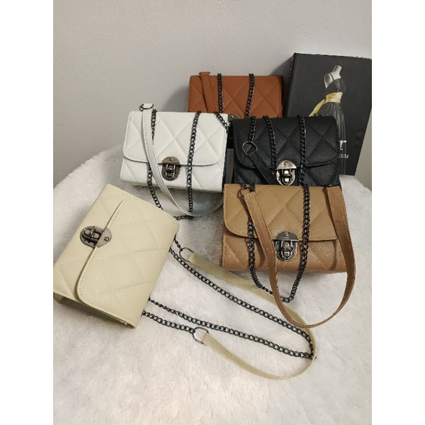 Tas Selempang wanita - Cleo Tali rantai - slingbag terbaru - Irvanbagshop