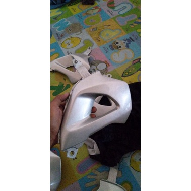 sayap raider150 cbu fiber warna silver