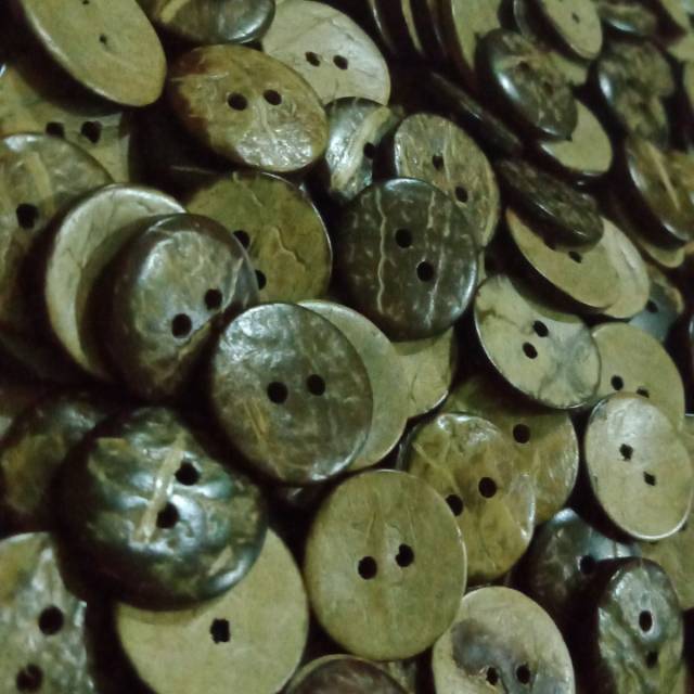 Kancing batok 18 mm / kancing batok 1,8 cm / kancing batok 28 L / kancing kayu / kancing variasi