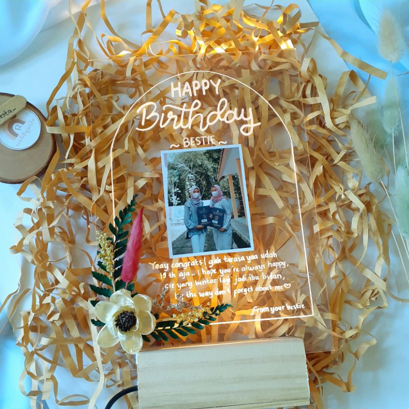 

Hand Lettering Akrilik - Kado Ulang Tahun Akrilik - Hadiah Wisuda Costume - GiftBox Akrilik Costume