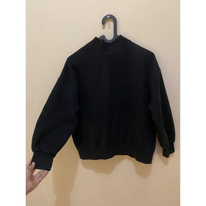 preloved sweatshirt hitam