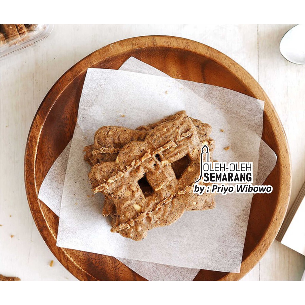

Speculaas Kue Kering rasa Kayu Manis Toko Oen Semarang