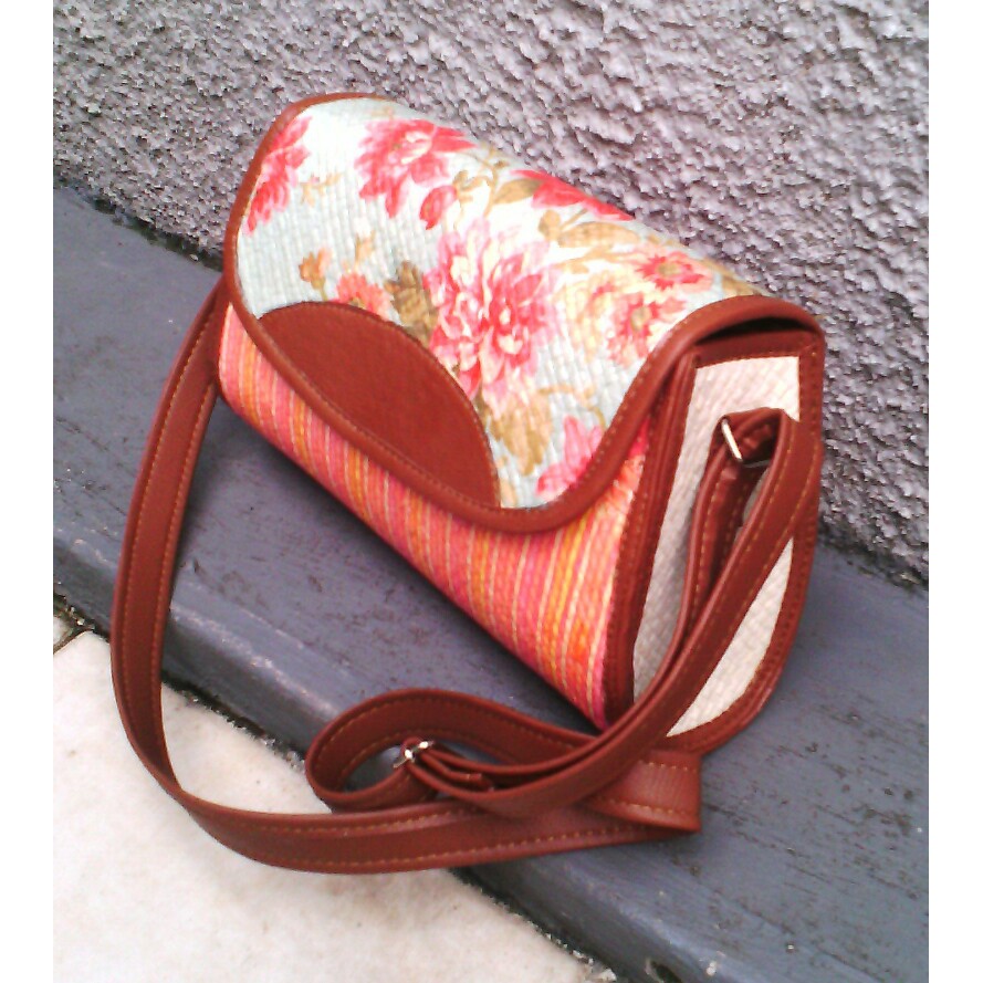 Tas Selempang Anyaman Pandan Decoupage