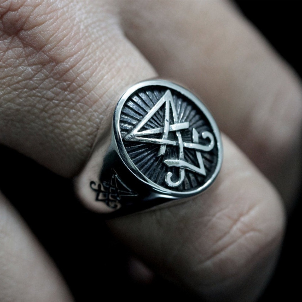 Cincin Satan Baphomet Sigil Of Lucifer Satanic Bahan Stainless Steel Warna Silver Ukuran 7-14