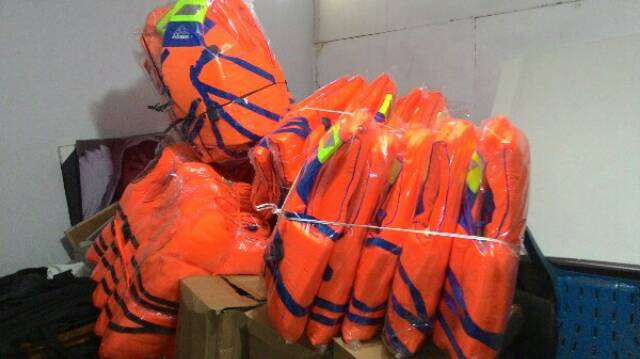 SIZE M - LIFE JACKET/ROMPI PELAMPUNG MERK ATUNAS UNTUK KESELAMATAN OLAHRAGA AIR-MURAH BANGET